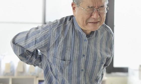 冬季老人護(hù)腰的注意事項 推薦老人護(hù)腰的食療方