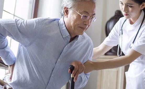 冬季老人護(hù)腰的注意事項 推薦老人護(hù)腰的食療方