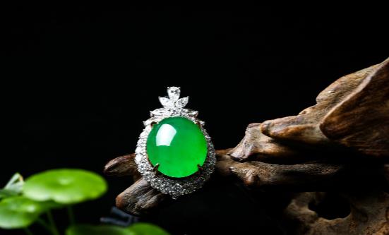 如何選擇和估價翡翠 翡翠的日常清洗與養(yǎng)護