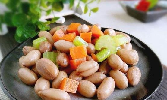 花生稱為長(zhǎng)生果 常吃吃花生四大好處 