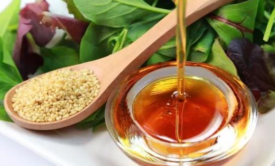 芝麻油的10大功效與作用 不僅滋潤(rùn)皮膚而且可祛斑