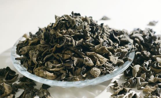 木耳滑而帶爽營(yíng)養(yǎng)價(jià)值高 木耳的飲食禁忌