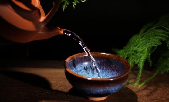 喝茶能達到保暖養(yǎng)生的功效 養(yǎng)生茶補足氣血增免疫