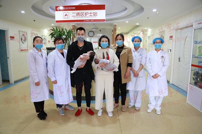 楊女士誕下龍鳳胎，在合肥安徽天倫醫(yī)院治療不孕