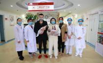 楊女士成功誕下龍鳳胎，在合肥安徽天倫醫(yī)院治療不孕