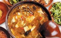 早餐不建議吃哪些食物，不吃早餐的危害：低血糖、胃炎、胃潰瘍